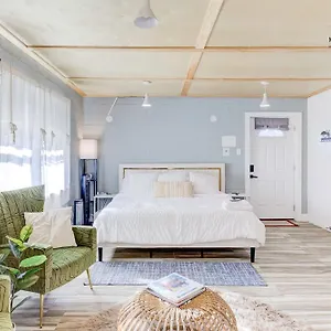 The Moose #6 - Modern Luxe With Free Parking & King Bed Apartment Memphis