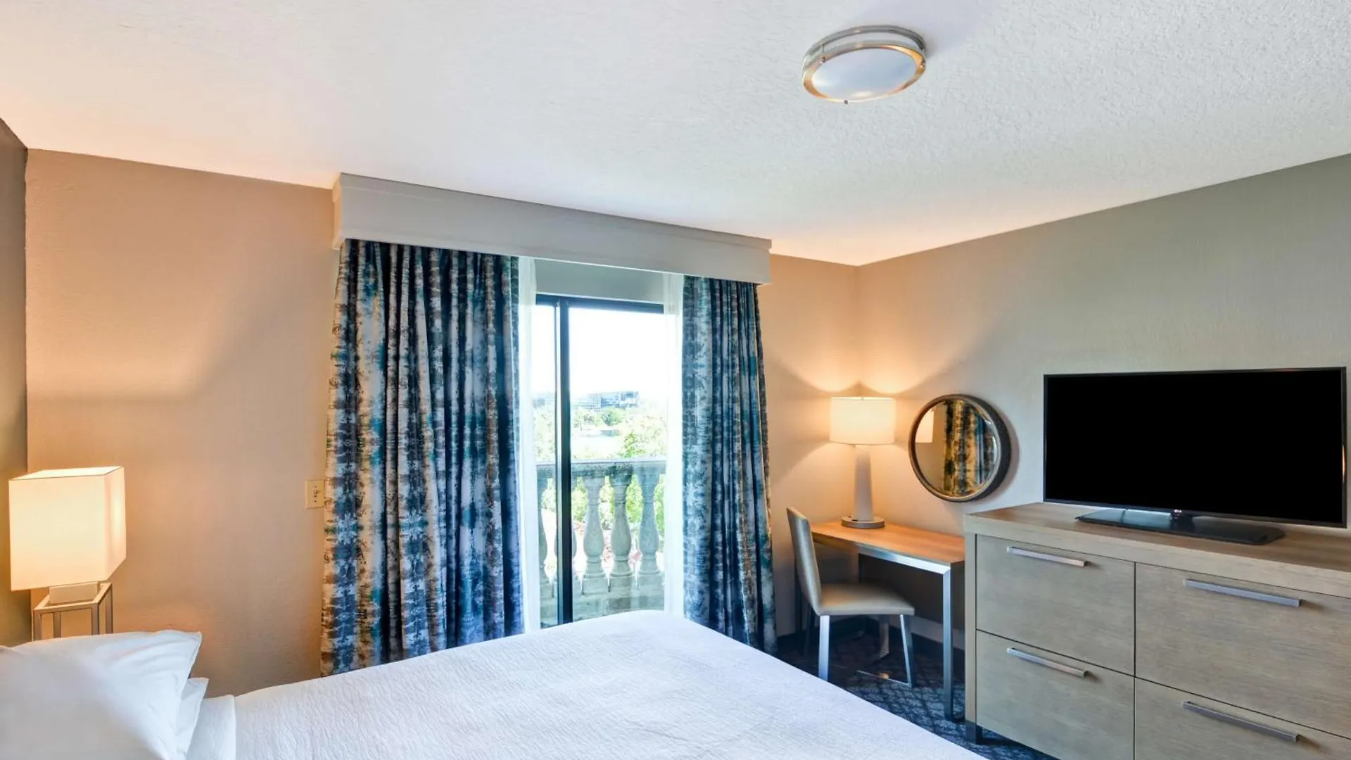 Embassy Suites By Hilton Orlando Downtown Hotel